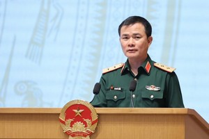 Trung tướng Tào Đức Thắng, Ủy viên Trung ương Đảng, Chủ tịch kiêm Tổng Giám đốc Tập đoàn Công nghiệp - Viễn thông Quân đội (Viettel) phát biểu tại Hội nghị - Ảnh VGP.