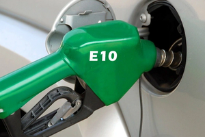 Các doanh nghiệp xăng dầu đầu mối khẳng định đã sẵn sàng hạ tầng, nguồn cung cho xăng E10 đưa vào tiêu thụ trên toàn quốc..