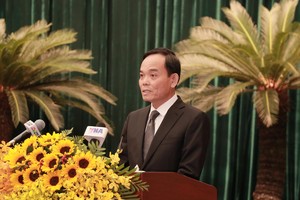 Bí thư Thành ủy TP.HCM Trần Lưu Quang phát biểu tại kỳ họp. Ảnh: Trọng Tín.