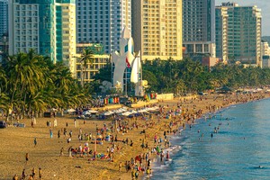 Du lịch tăng trưởng mạnh mẽ thúc đẩy Khánh Hòa mở rộng không gian đô thị.