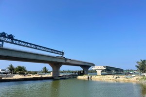 Dự án Đường trục chính Tam Hòa nối từ Quốc lộ 1 đến đường Võ Chí Công và ĐT 613B có tổng vốn đầu tư 646 tỷ đồng.