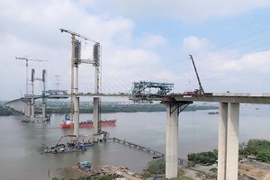 Cầu Phước Khánh trên cao tốc Bến Lức - Long Thành dự kiến thông xe trong tháng 7-2026. Ảnh: Phạm Tùng.