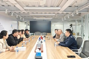 Quang cảnh buổi làm việc.