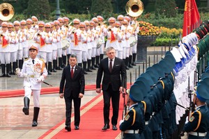 Lễ đón trọng thể Thủ tướng Robert Fico. Ảnh: Đức Thanh.