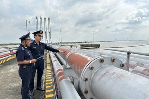 Thuế xăng dầu về 0% từ 16/4, Hải quan ra công điện hỏa tốc triển khai 