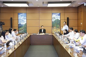  Quốc hội thảo luận tổ về việc thành lập thành phố Đồng Nai trực thuộc Trung ương. - Ảnh PT. 