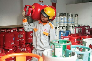 Thủ tướng Chính phủ Lê Minh Hưng yêu cầu các bộ, ngành trình Chính phủ thông qua các phương án cắt giảm, cải cách thủ tục hành chính, điều kiện kinh doanh, ngành nghề kinh doanh có điều kiện trong tháng 4. Trong ảnh: Kinh doanh khí là 1 trong 198 ngành nghề kinh doanh có điều kiện theo Luật Đầu tư 