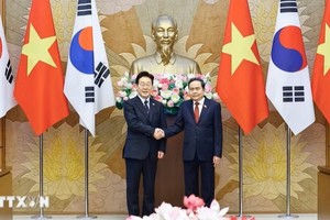 Chủ tịch Quốc hội Trần Thanh Mẫn hội kiến Tổng thống Hàn Quốc Lee Jae Myung. (Ảnh: Doãn Tấn/TTXVN)