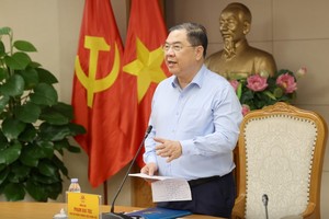 Phó Thủ tướng Thường trực Chính phủ Phạm Gia Túc làm việc với Bộ Xây dựng, một số bộ, ngành, TP. Hà Nội, TP.HCM về tình hình triển khai các dự án đường sắt - Ảnh: VGP.