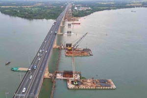 Thi công mở rộng cao tốc TP.HCM - Long Thành.