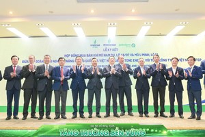 Các đại biểu dự lễ ký kết