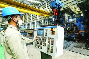 Thành tựu 40 năm qua phản ánh sự chuyển dịch đúng hướng của cơ cấu kinh tế, công nghiệp chế biến, chế tạo trở thành một trong các động lực tăng trưởng chính