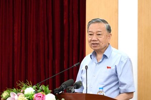  Tổng Bí thư, Chủ tịch nước Tô Lâm trao đổi với cử tri - Ảnh: NY. 