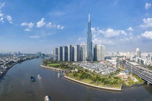 Để đạt mục tiêu tăng trưởng, TP.HCM cũng đặt trọng tâm vào huy động nguồn lực xã hội, thúc đẩy hợp tác công - tư, thu hút nhà đầu tư chiến lược. Ảnh: Lê Toàn. 