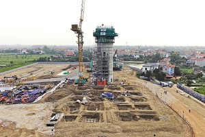 Thi công Đài kiểm soát không lưu của Cảng hàng không quốc tế Gia Bình 