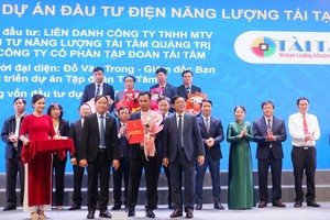 Đại diện Liên danh Công ty TNHH MTV Đầu tư Năng lượng Tài Tâm Quảng Trị và Công ty cổ phần Tập đoàn Tài Tâm nhận bản ghi nhớ dự án hợp tác đầu tư dự án năng lượng tái tạo có tổng vốn đầu tư 5.000 tỷ đồng từ UBND tỉnh Gia Lai vào cuối tháng 8/2025.