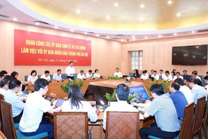 Quang cảnh buổi làm việc