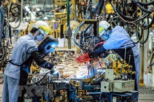 Tập trung phát triển công nghiệp hỗ trợ phục vụ các ngành điện tử thông minh, thiết bị năng lượng, đường sắt, ô tô, cơ khí và tự động hóa, công nghiệp công nghệ cao, dệt may, da giày gắn với kinh tế xanh.