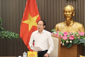 Phó Thủ tướng Chính phủ Lê Tiến Châu chủ trì cuộc họp về tình hình tổng rà soát hệ thống văn bản quy phạm pháp luật (VBQPPL) - Ảnh: VGP.