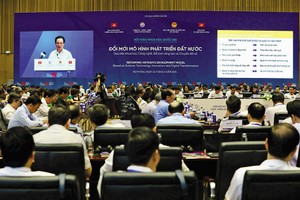 Hiếm có chủ đề nào trong thời gian gần đây thu hút sự quan tâm rộng lớn như câu chuyện đổi mới mô hình phát triển đất nước. Ảnh: T.G 