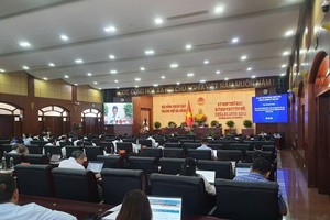 UBND TP. Đà Nẵng đề xuất đối với địa bàn thành phố Đà Nẵng (cũ), giữ nguyên bảng giá đất hiện hành và bổ sung các tuyến đường theo Nghị quyết số 49 của HĐND theo mặt bằng xây dựng bảng giá đất hiện hành. Ảnh: Linh Đan 
