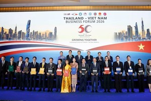 Tổng Bí thư, Chủ tịch nước Tô Lâm và Thủ tướng Thái Lan Anutin Charnvirakul chứng kiến trao các thỏa thuận hợp tác giữa doanh nghiệp hai nước. (Ảnh: TTXVN)