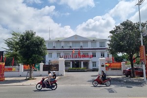Trụ sở Đảng uỷ - HĐND - UBND phường Móng Cái 2. 