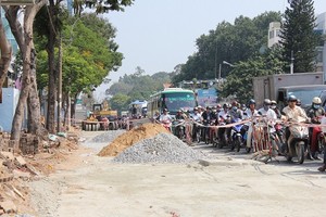 Việc thi công hàng loạt các dự án để giải ngân đầu tư công có thể khiến giá vật liệu xây dựng tăng trong những tháng còn lại của năm 2026 - Ảnh: Lê Anh 