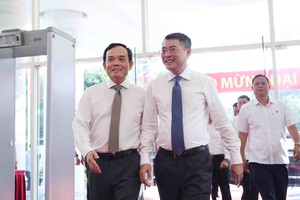 Thủ tướng Lê Minh Hưng cùng đoàn công tác Trung ương thăm và làm việc với TP.HCM. Ảnh: Lê Toàn.