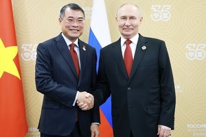 Thủ tướng Lê Minh Hưng hội kiến Tổng thống Nga Vladimir Putin. Ảnh: TTXVN