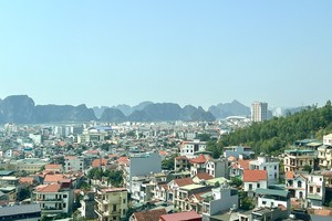 Với mục tiêu đô thị hóa trên 75% vào năm 2030, Quảng Ninh đang từng bước định hình mô hình đô thị đa cực, đa trung tâm, phát huy lợi thế biển, biên giới và di sản để tạo động lực tăng trưởng mới. Ảnh: Quỳnh Nga