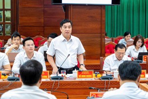 Chủ tịch Tập đoàn Đèo Cả Hồ Minh Hoàng mong muốn tiếp tục đồng hành cùng địa phương hiện thực hóa tuyến cao tốc CT.23, góp phần hoàn thiện kết nối giữa duyên hải Nam Trung Bộ và Tây Nguyên. 