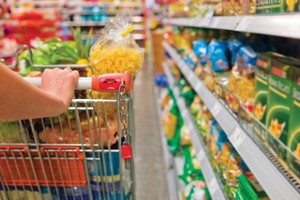 Biến động giá cả, tăng sức ép điều hành thị trường trong nước 
