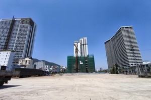 Khu đất thực hiện Dự án Xây dựng khu khách sạn tiêu chuẩn 5 sao, văn phòng cho thuê và Trung tâm Thương mại – Dịch vụ.
