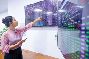 Để đáp ứng nhu cầu vốn từ thị trường, các công ty chứng khoán vẫn tiếp tục chạy đua tăng vốn điều lệ