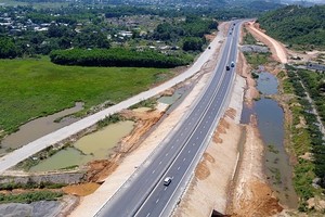 Chủ tịch Đà Nẵng yêu cầu đẩy nhanh tiến độ loạt dự án đầu tư công 