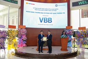 Chủ tịch Hội đồng quản trị Vietbank, ông Dương Nhất Nguyên nhận quyết định niêm yết cổ phiếu trên HOSE ngày 14/7/2026