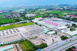 Chính phủ yêu cầu gỡ khó, doanh nghiệp ô tô - xe máy vẫn thấp thỏm chờ lời giải 