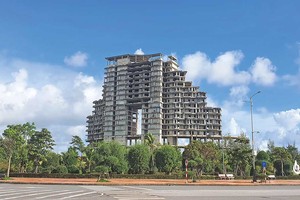 Dự án Khu du lịch sinh thái Sài Gòn - Bảo Ninh mới hoàn thành phần thô và phải dừng thi công nhiều năm (Ảnh: N.T) 