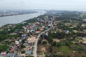 Dự án đường và kè nối từ cầu Nhật Lệ 2 đến khu neo đậu tàu thuyền tránh trú bão gặp nhiều vướng mắc về GPMB. 