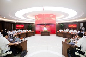Quang cảnh cuộc họp của Ban chỉ đạo.