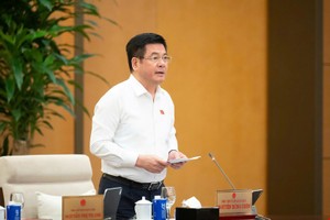 Phó chủ tịch Quốc hội Nguyễn Hồng Diên phát biểu kết luận - Ảnh: QH.