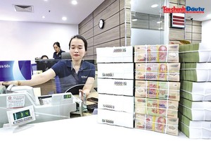 Dự báo trong những tháng cuối năm 2026 lãi suất vẫn cao. Ảnh: Lê Toàn