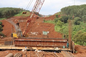 Chủ đầu tư tăng tốc triển khai công việc trên đại công trình nghìn tỷ. Ảnh: Hồng Phong.