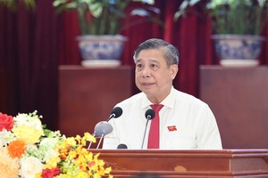 Ông Đồng Văn Thanh, Ủy viên BCH Trung ương Đảng, Phó Bí thư Thường trực Thành ủy, Chủ tịch HĐND TP. Cần Thơ phát biểu khai mạc kỳ họp. 