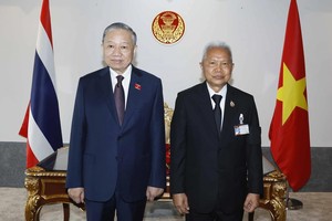 Tổng Bí thư, Chủ tịch nước Tô Lâm hội kiến Chủ tịch Quốc hội kiêm Chủ tịch Hạ viện Thái Lan Sophon Zaram ngày 28/5 tại Thái Lan. Ảnh: TTXVN.