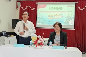Ông Tào Tấn Tài - Phó Giám đốc Sở Công thương tỉnh Đồng Tháp phát biểu cung cấp thông tin tại buổi họp báo