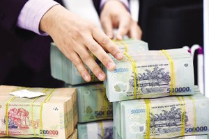 Ngân hàng có dư địa bơm thêm 141.00 tỷ đồng ra nền kinh tế, lãi suất tiếp tục neo cao 