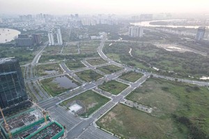  Đến nay, TP.HCM đã phê duyệt phương án đấu giá đối với 5 lô đất tại Khu đô thị mới Thủ Thiêm, với tổng diện tích khoảng 36.550 m2 và tổng giá khởi điểm hơn 12.500 tỷ đồng. Ảnh: Lê Toàn.