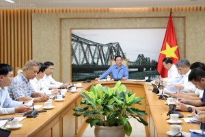 Phó Thủ tướng Hồ Quốc Dũng chủ trì cuộc làm việc về xử lý kiến nghị của doanh nghiệp, tháo gỡ khó khăn, vướng mắc trong một số lĩnh vực NN&MT - Ảnh: chinhphu.vn.